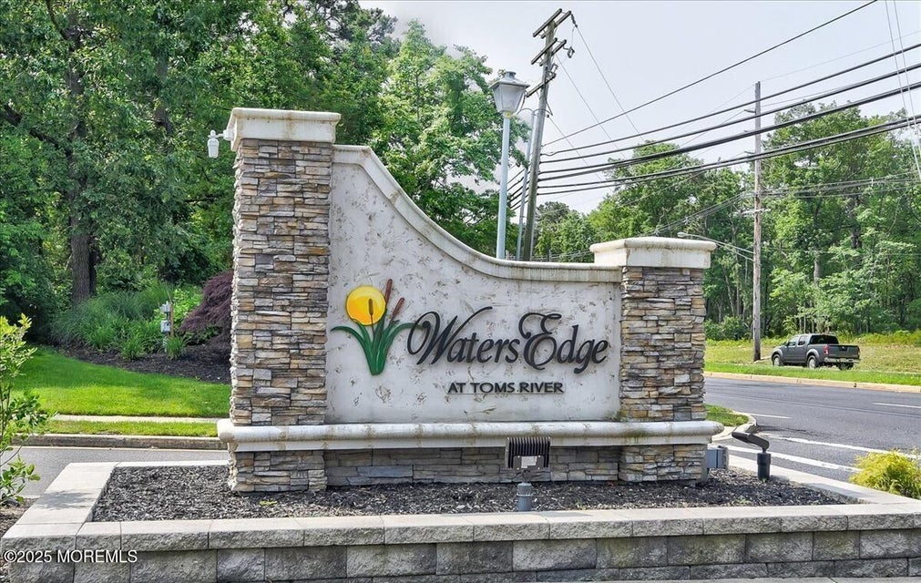 waters_edge_front